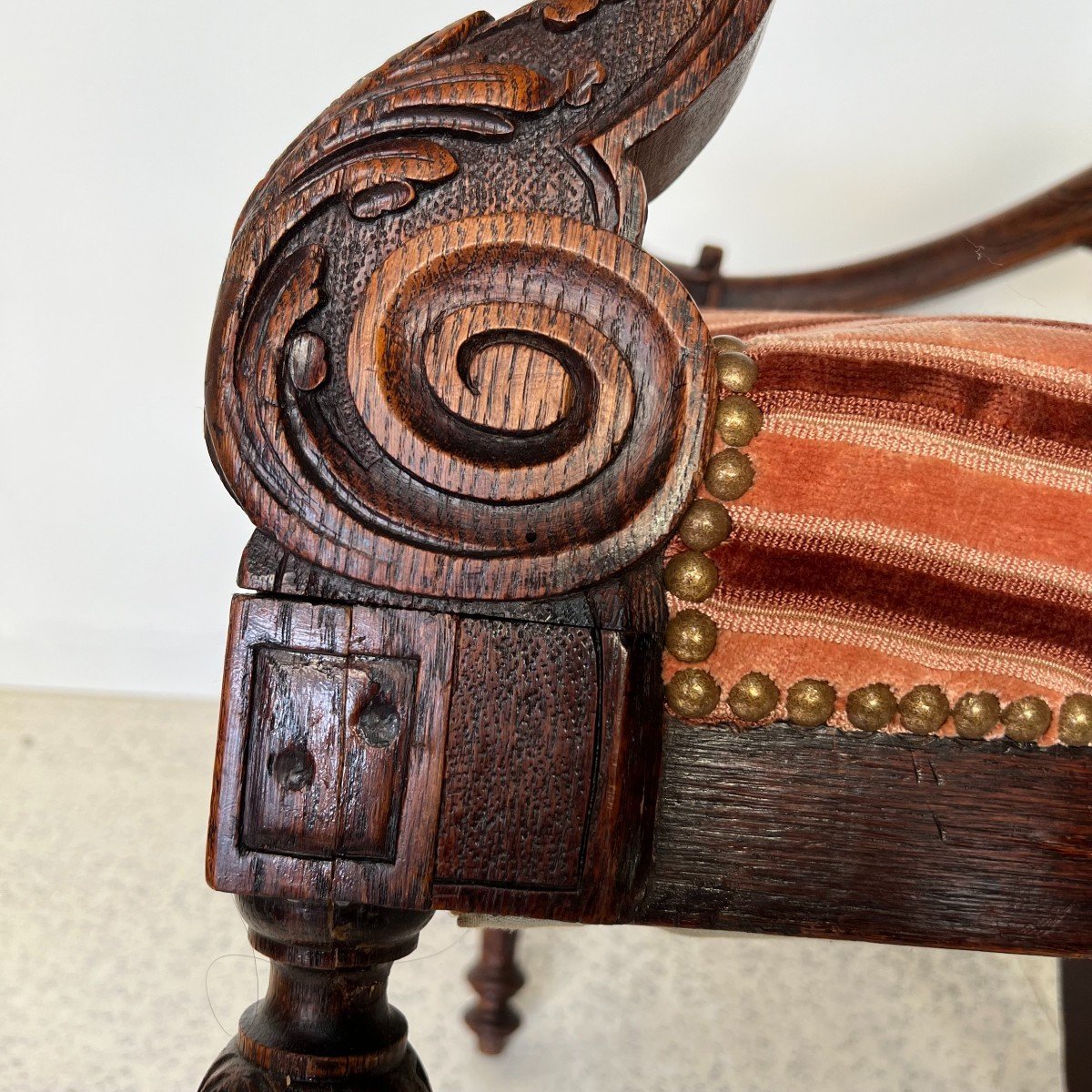 A Late 19th Century French Moulded And Carved Oak Gondola Back Office Chair-photo-1