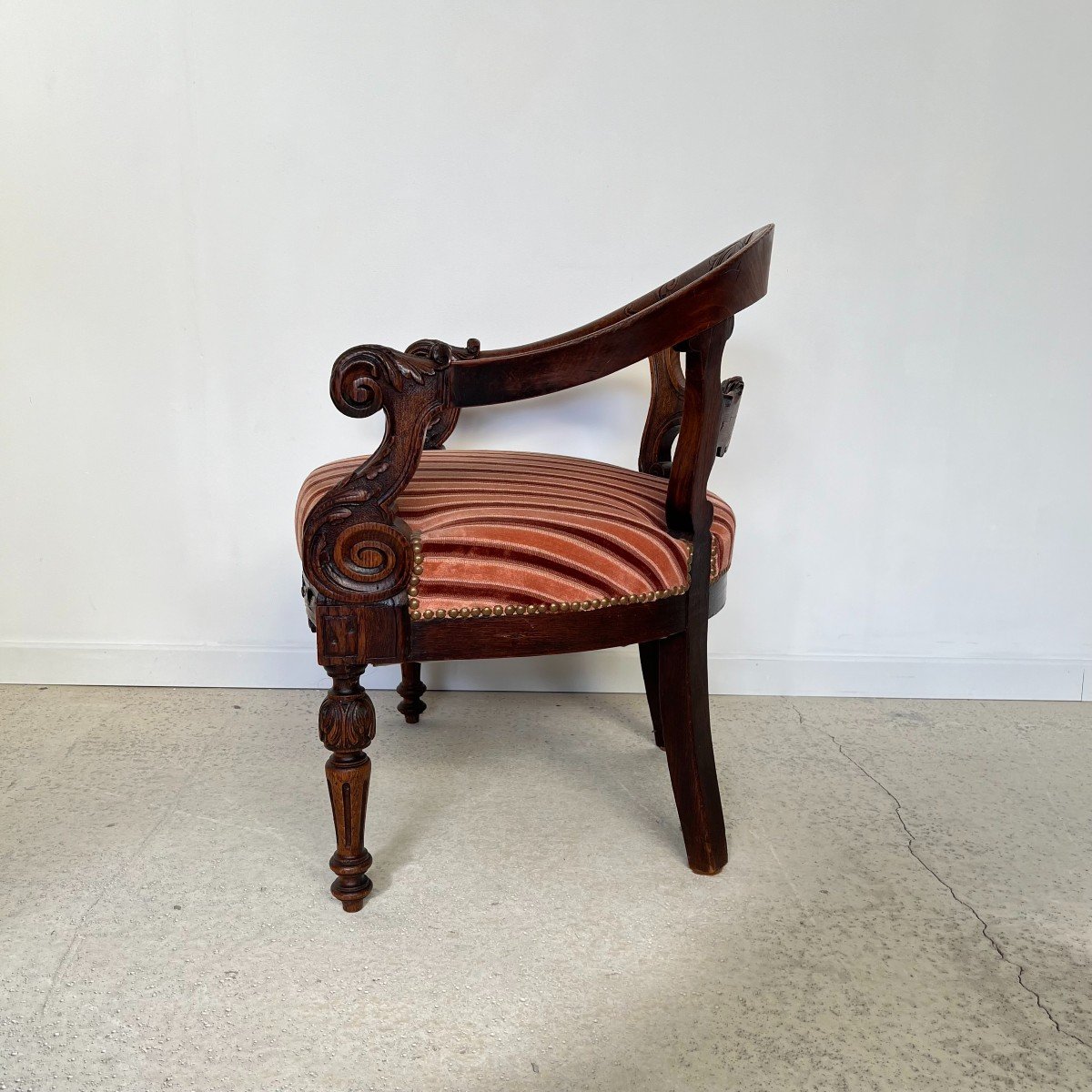 A Late 19th Century French Moulded And Carved Oak Gondola Back Office Chair-photo-5