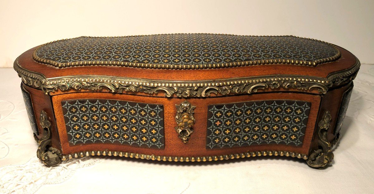 Filled Glove Box, Napoleon III Period, In Mahogany, Bronze And Queen Marquetry-photo-1