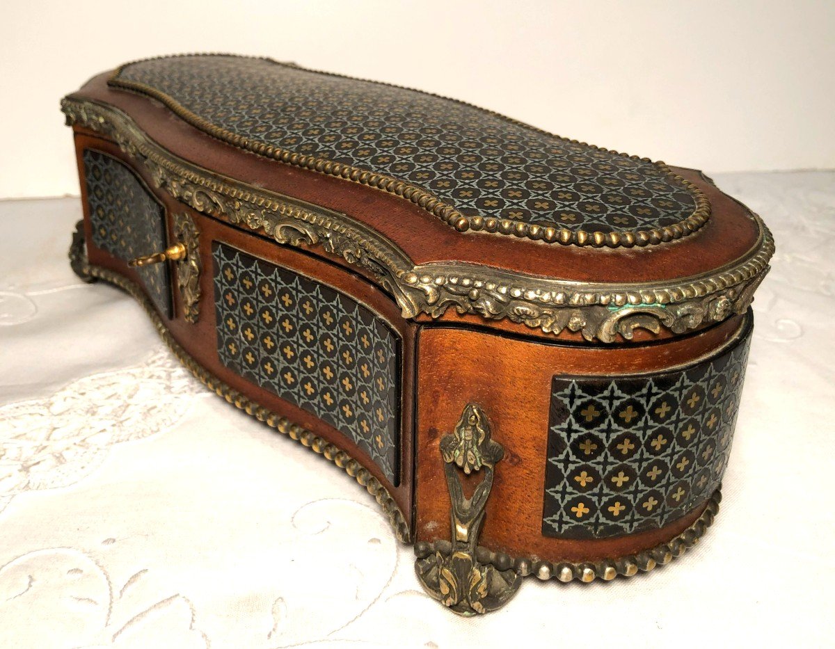 Filled Glove Box, Napoleon III Period, In Mahogany, Bronze And Queen Marquetry-photo-3