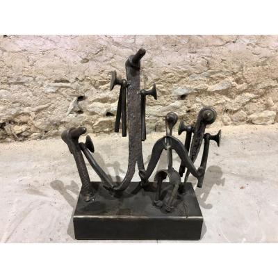 Petite Sculpture Industrielle Représentant 4 Personnages Abstrait