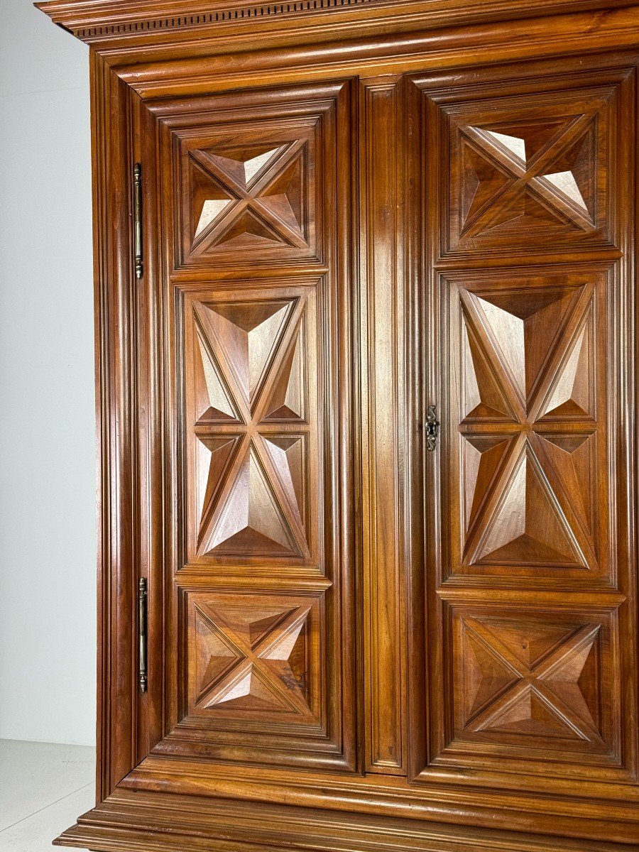 Geometric Burgundy Cabinet Wallnut-photo-3