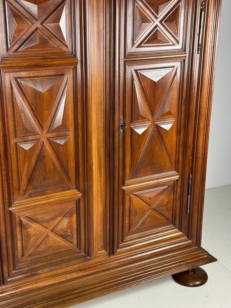 Geometric Burgundy Cabinet Wallnut-photo-4