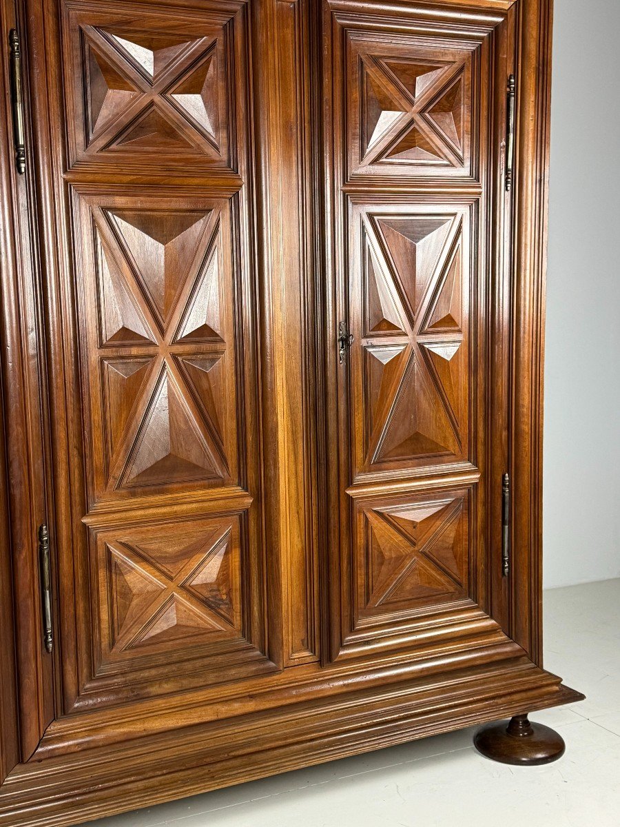 Geometric Burgundy Cabinet Wallnut-photo-7