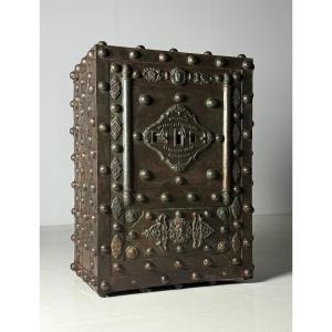 Magaud De Charf Hobnail Safe