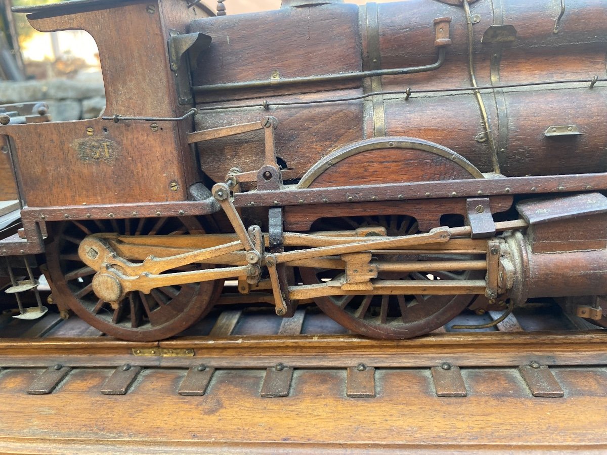 Rare Train Bois Sculpté Travail Compagnonnage Locomotive-photo-3