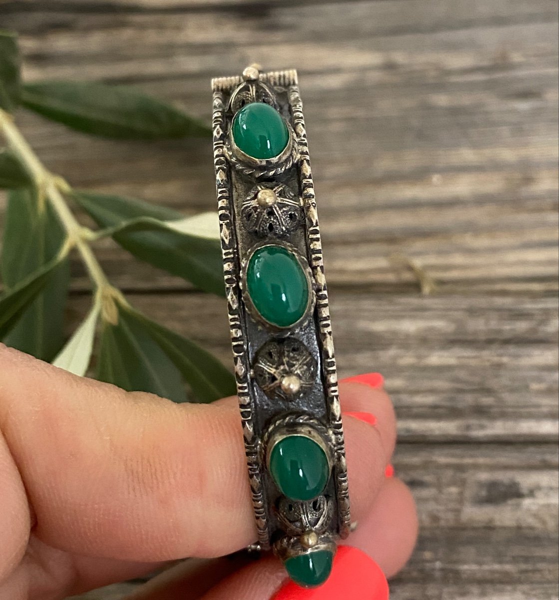 Ancien Bracelet D’enfant Kabyle Berbère Décoré De Cabochons Vert Argent Massif-photo-3