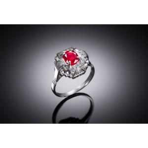 Bague Art déco rubis birman non chauffé rouge intense (certificat laboratoire) et diamants