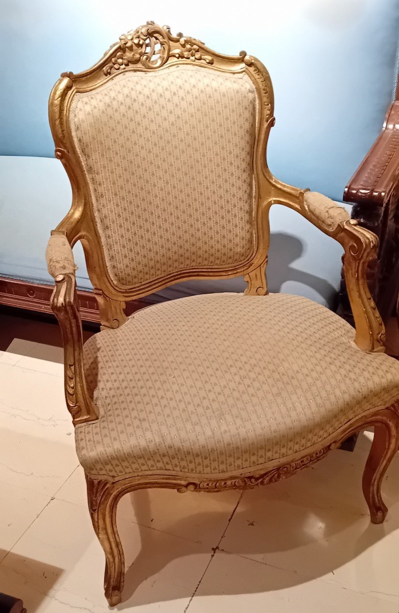 Fauteuil Ancien De Style Louis XV En Bois Doré