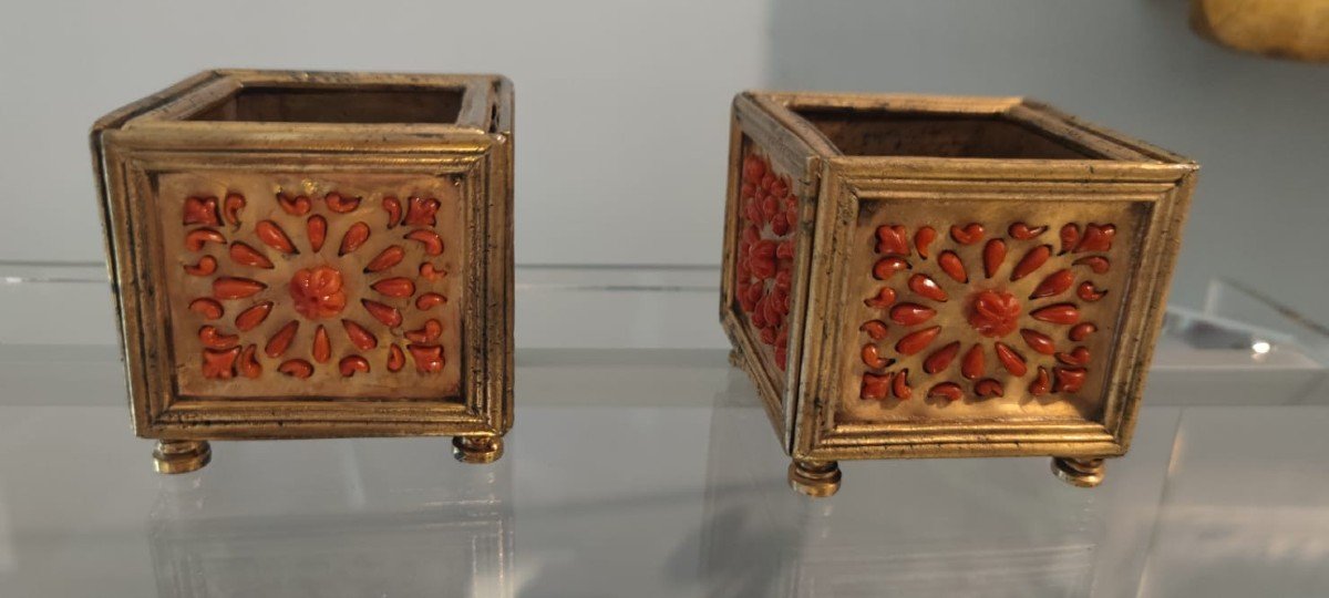 Rare And Precious Pair Of Salt Shaker In Gilded Copper And Coral