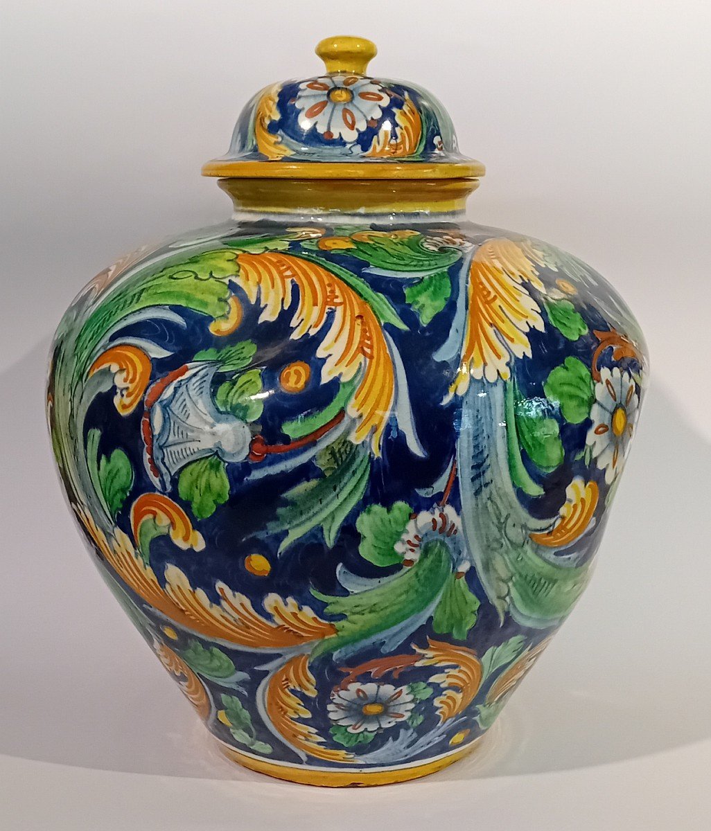 Large Venetian Majolica Bowling Vase-photo-4