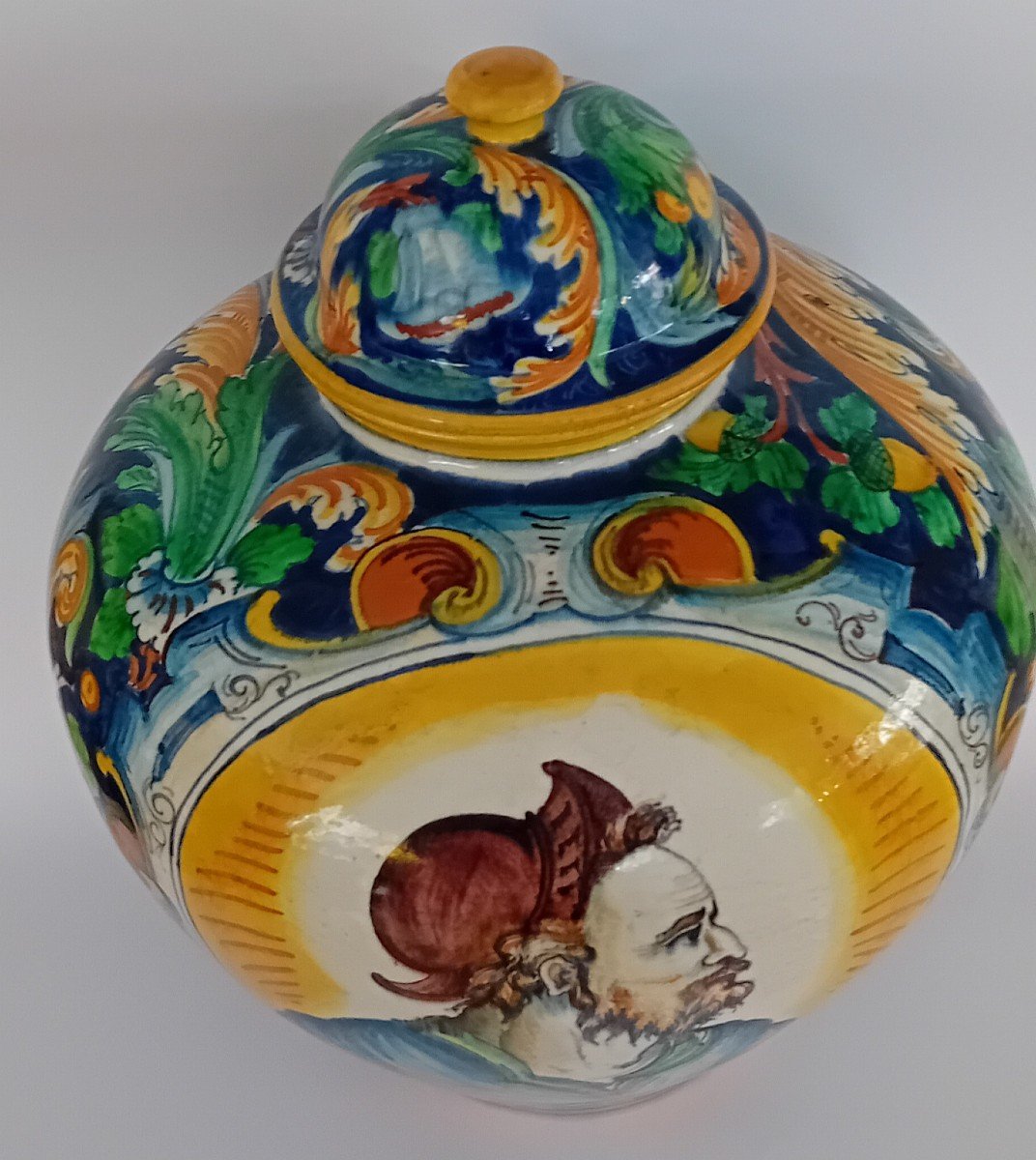 Large Venetian Majolica Bowling Vase-photo-3