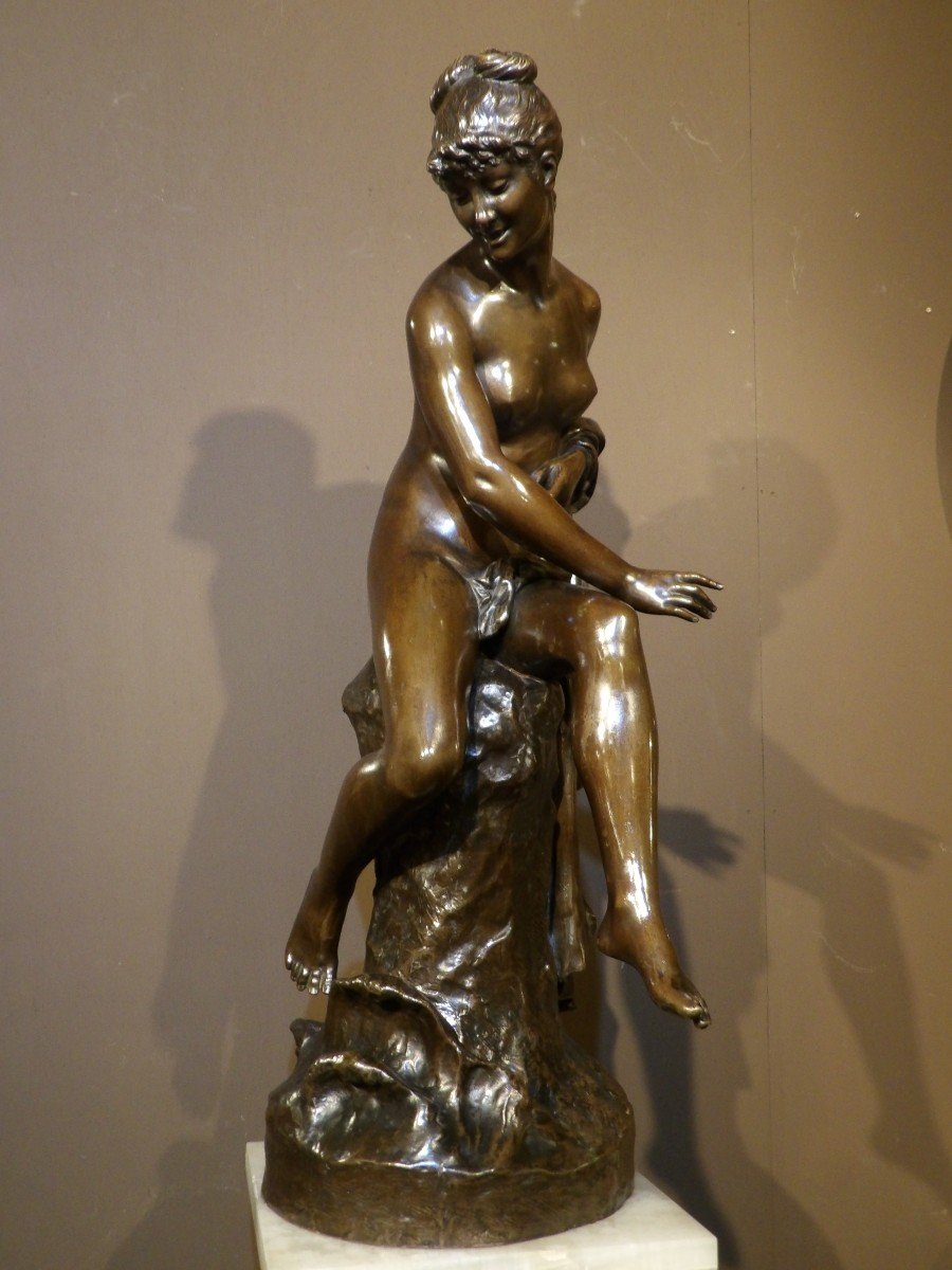 LEON PILET - Dame sortant du bain en bronze.