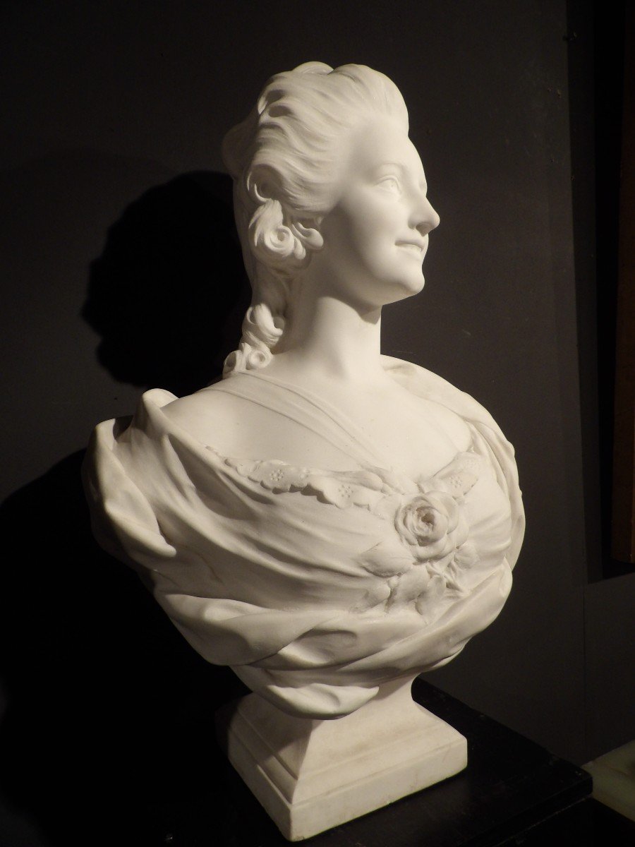 E Chretien - Important Sculpture In Carrara Marble Of The Young Marie-antoinette-photo-1