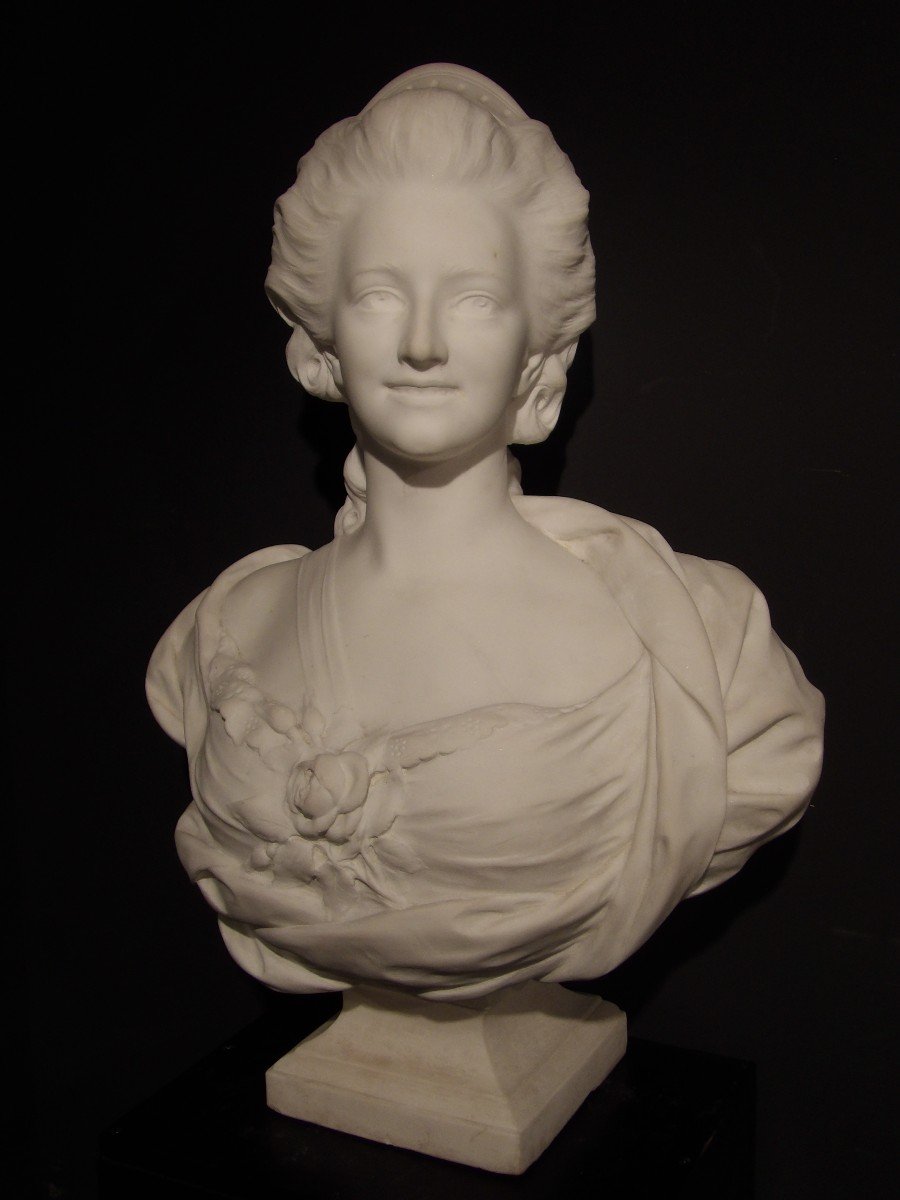 E Chretien - Important Sculpture In Carrara Marble Of The Young Marie-antoinette