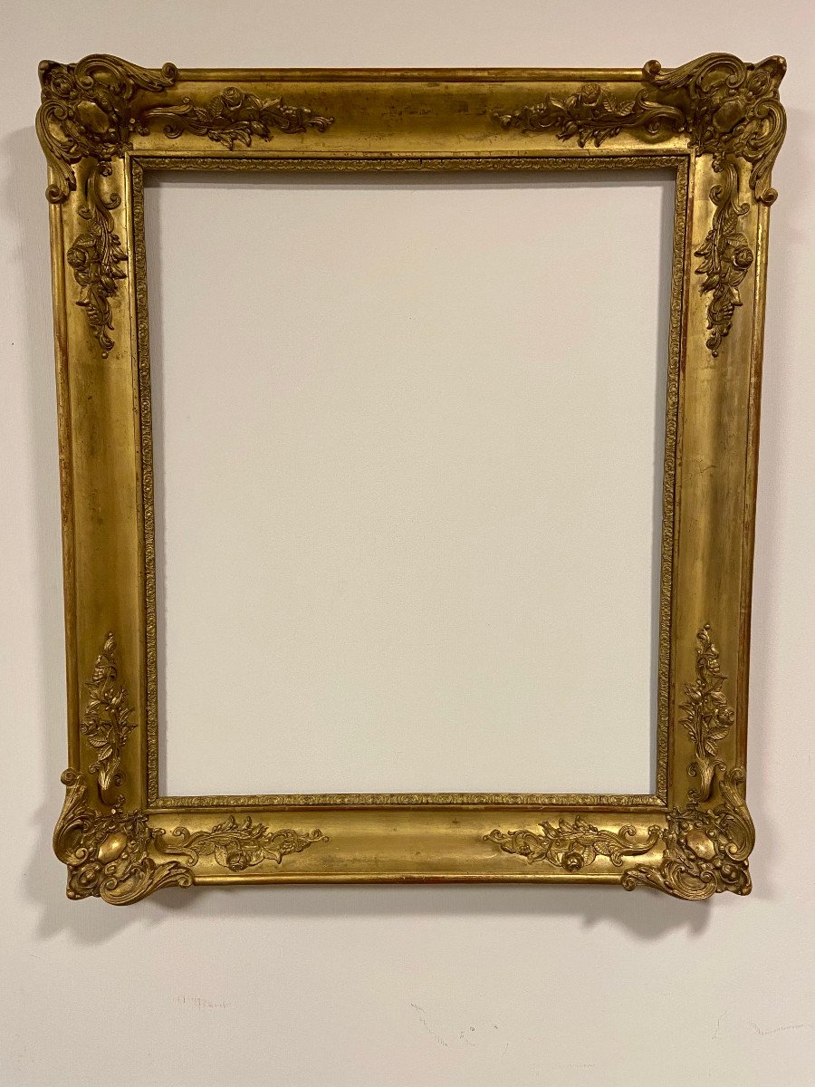 19th Century Frame In Wood And Gilded Stucco