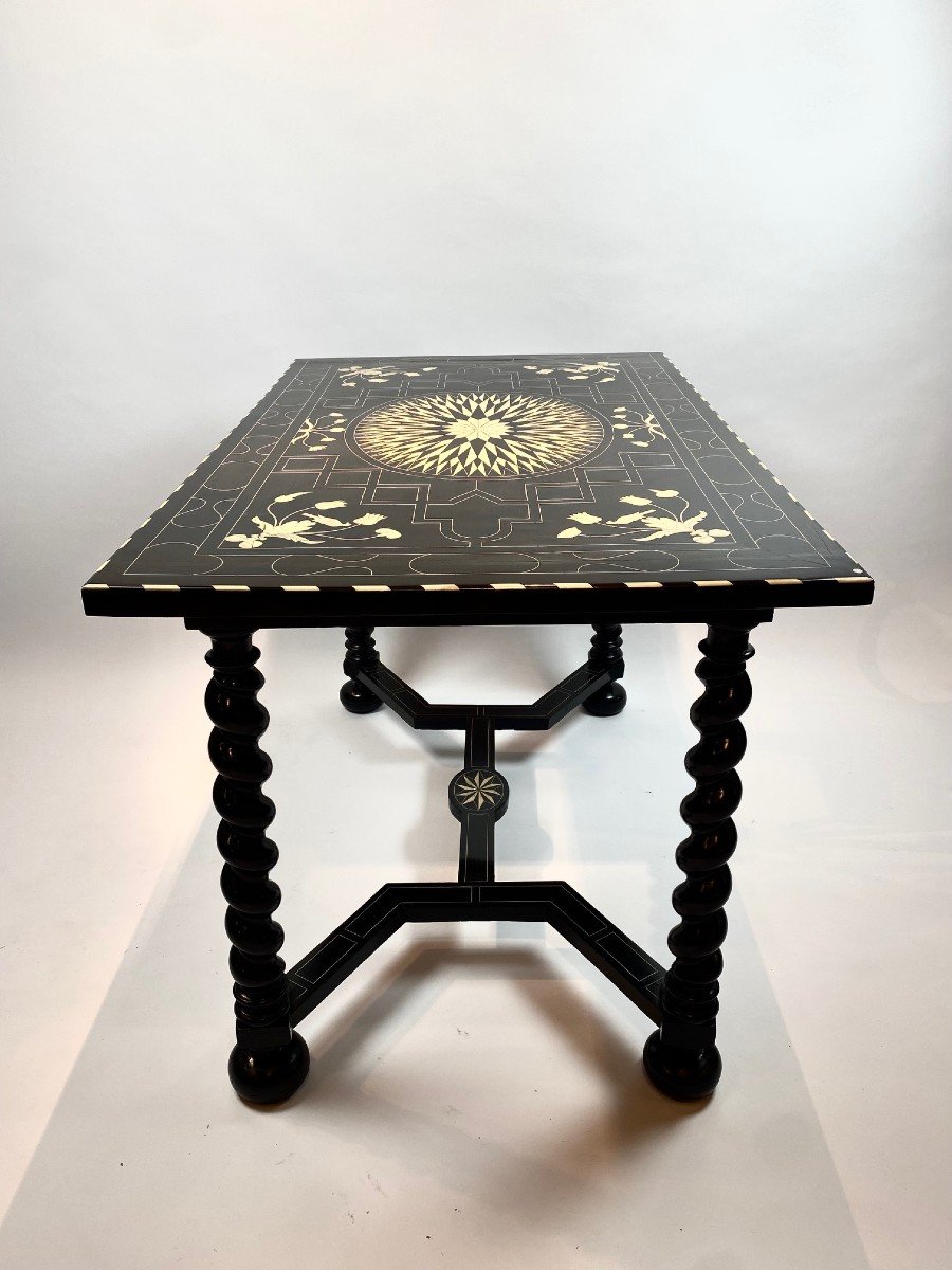 An 18th Century Central Table In Ebonized Wood And Inlaid With Bone.-photo-7