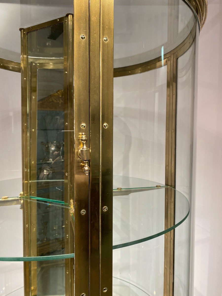 Important Round Brass Display Cabinet.-photo-2