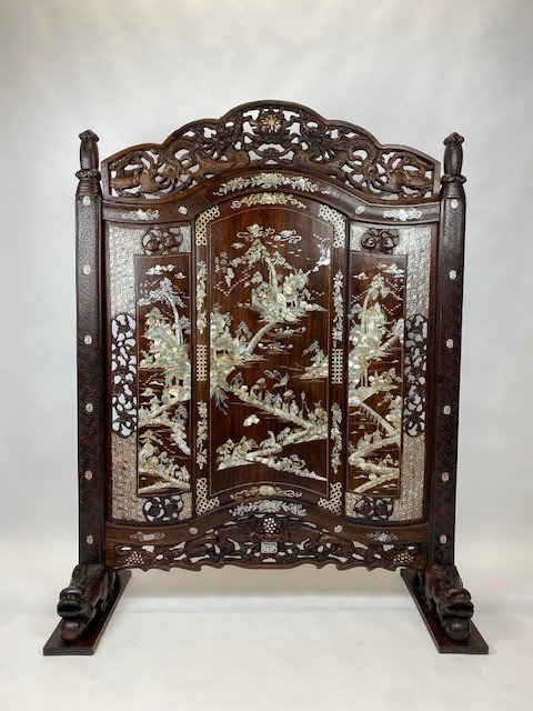 Important Grand écran Chinois En Bois Dur Avec Incrustation De Nacre.    H171cm