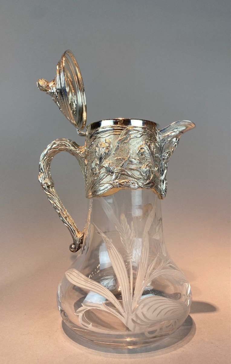 Une Grande Carafe En Argent.-photo-2