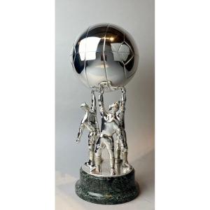 Un Trophée Art Déco De Football , Argenté