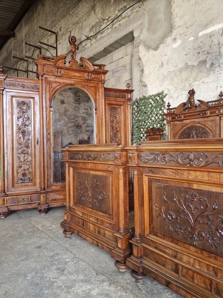 Antique Italian Renaissance Style Bedroom Set-photo-2