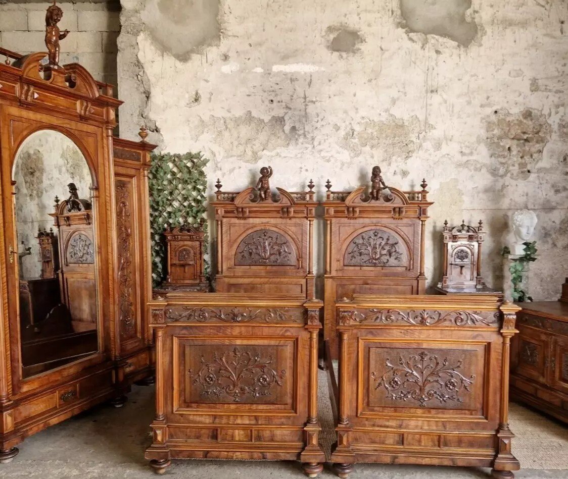 Antique Italian Renaissance Style Bedroom Set