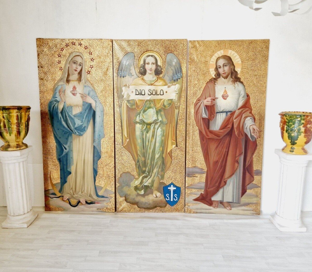 Triptyque De Peintures à l'Huile Religieuses Sur Fond Doré