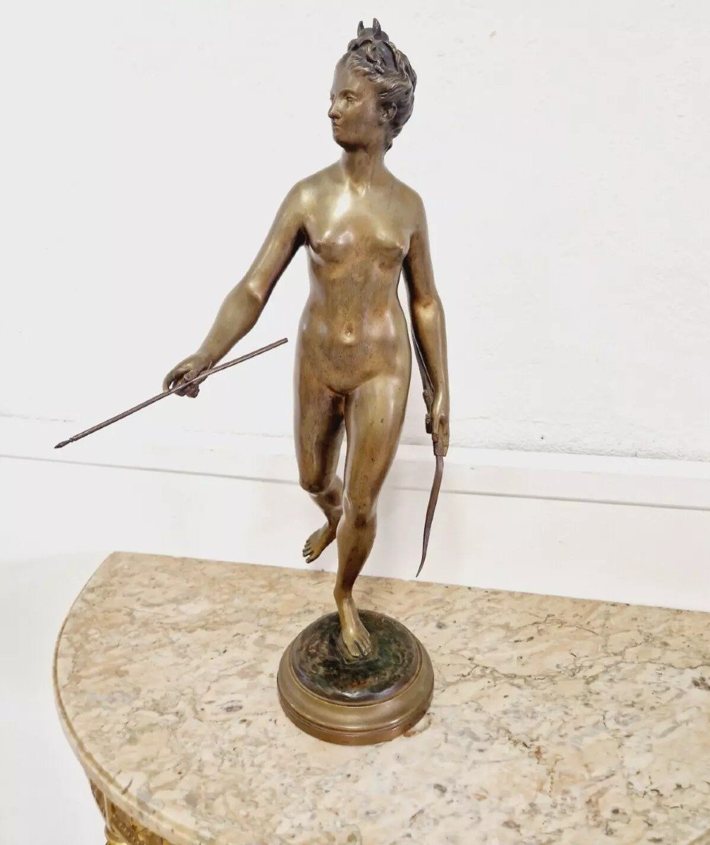 Sculpture Antique En Bronze De Diane Chasseresse