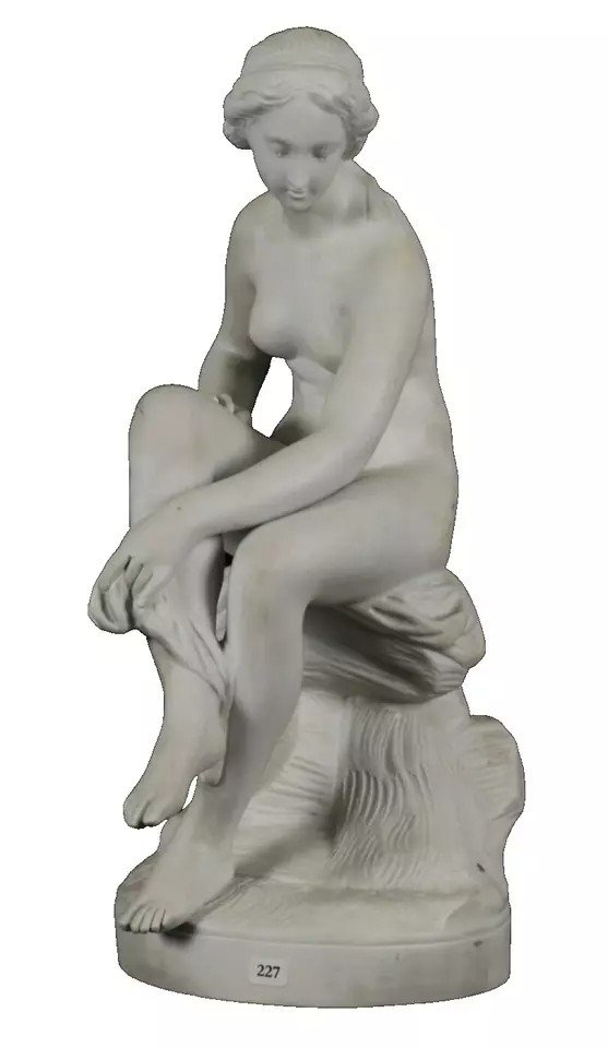 Sculpture Antique De Diane Au Bain-photo-1