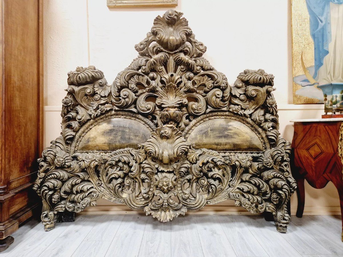 Antique Venetian Rococo Style Bed In Carved Wood