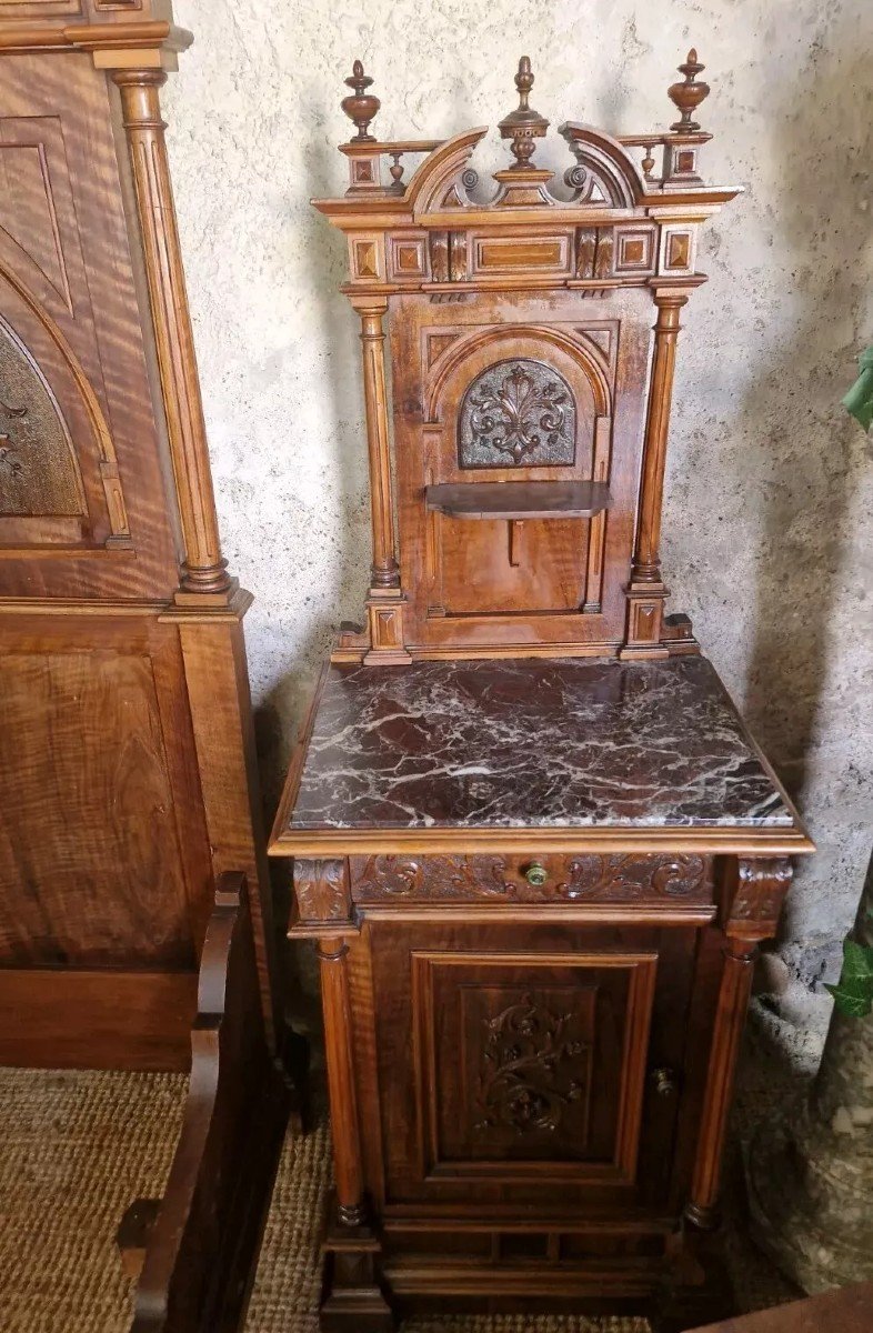 Antique Italian Castle Bedroom With Putti Sculptures-photo-3