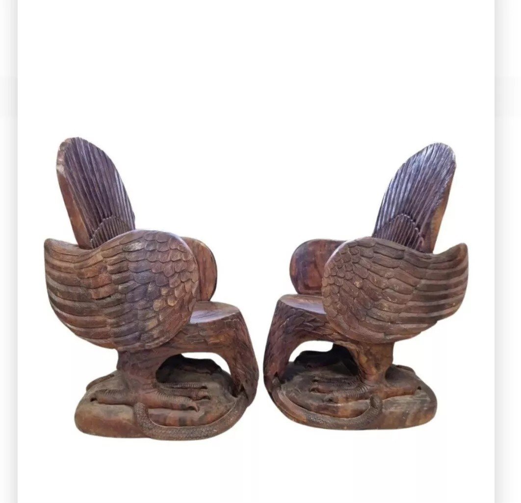 Paire De Fauteuils Aigle Américain En Bois Massif Sculpté 