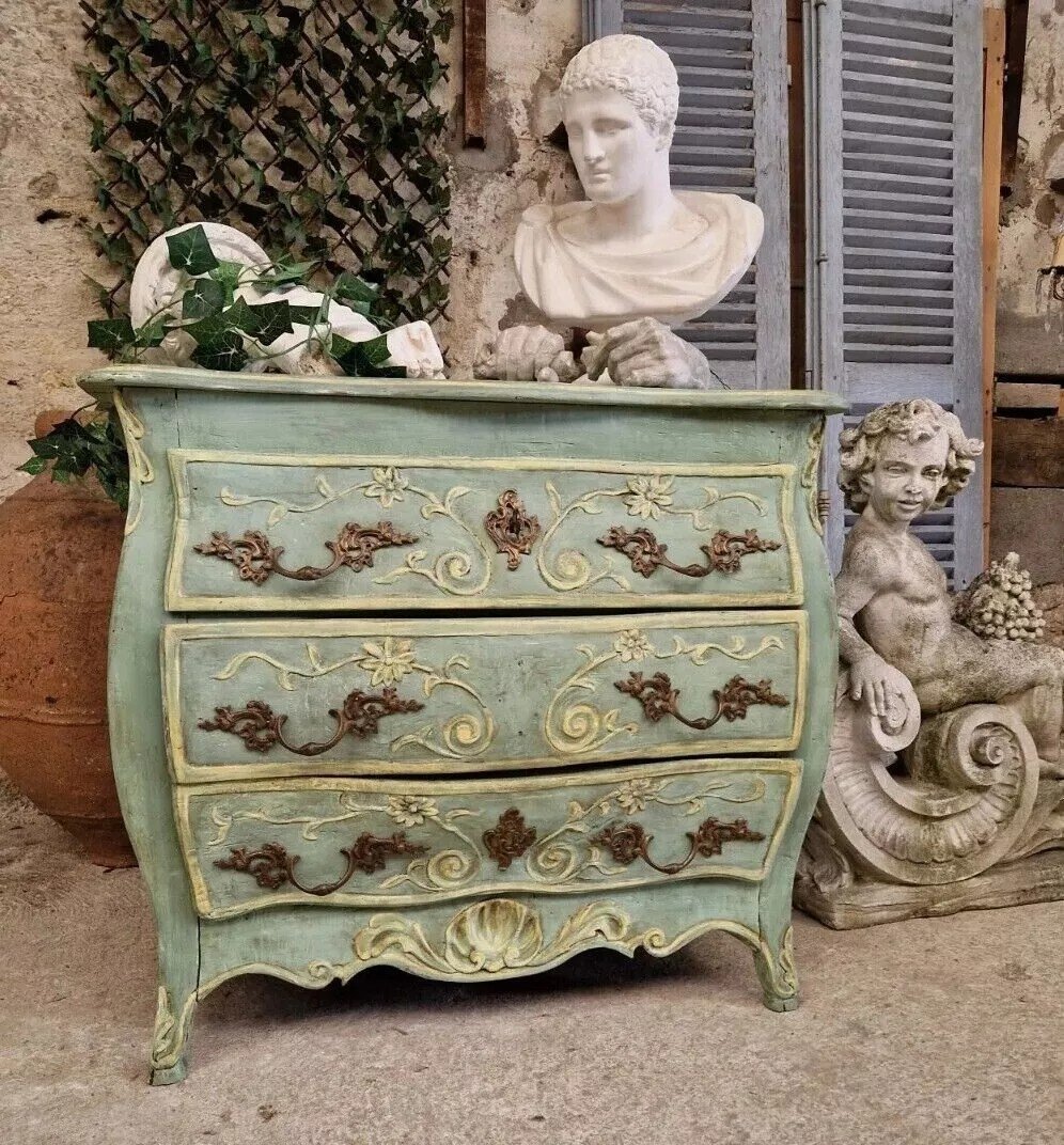 Antiquités Rocaille  Par French Vintage Interiors  Présentation d'Une Exquise Commode De Style -photo-5