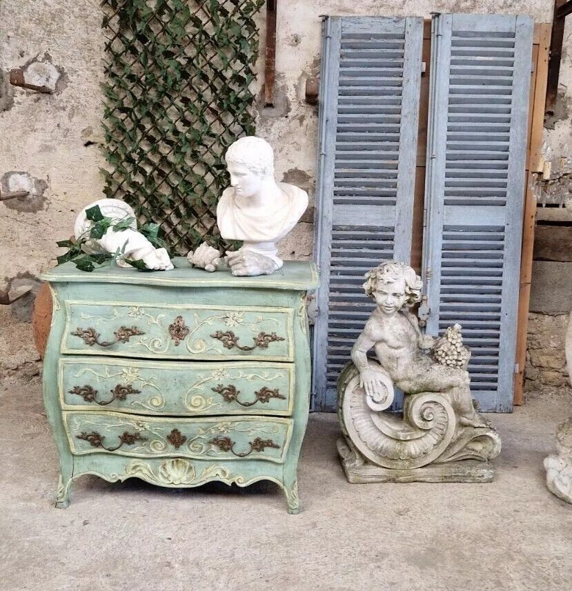 Antiquités Rocaille  Par French Vintage Interiors  Présentation d'Une Exquise Commode De Style 