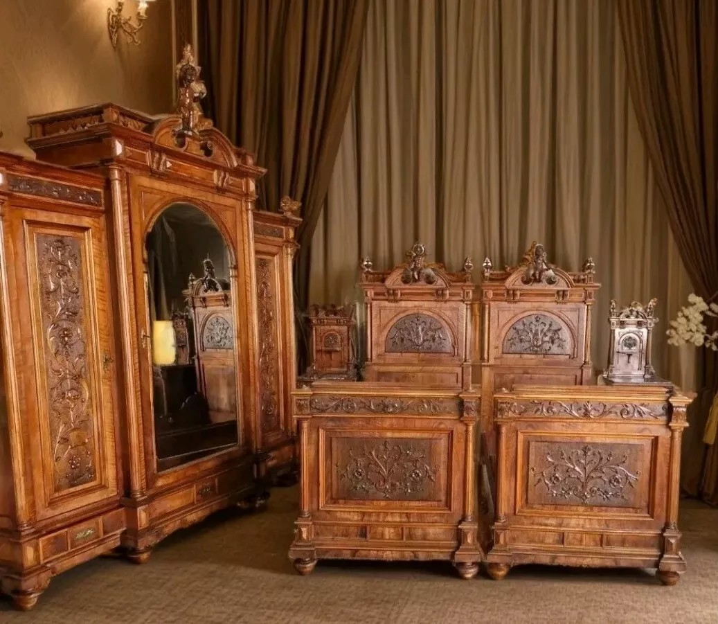  Ensemble De Chambre à Coucher En Acajou Italien De Style Renaissance-photo-1