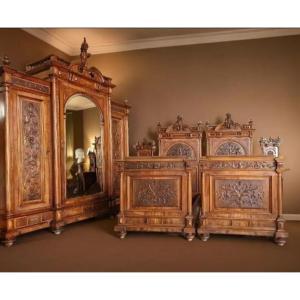  Italian Renaissance Style Mahogany Bedroom Set