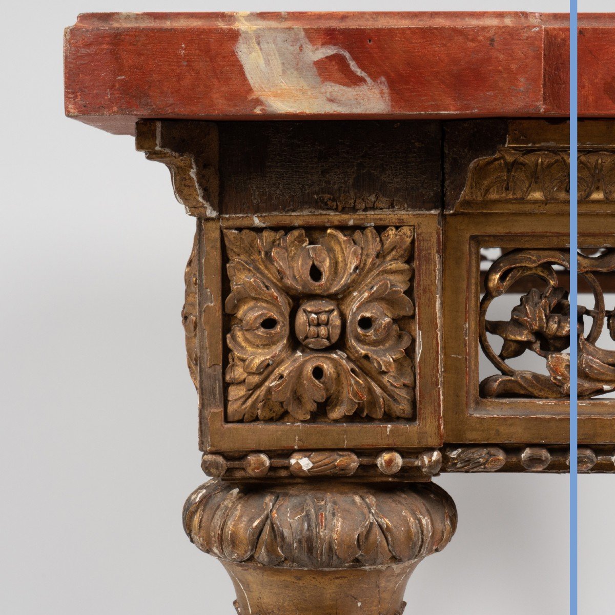 Table de milieu  en bois sculpté et doré de style Louis XVI, XIXe-photo-2