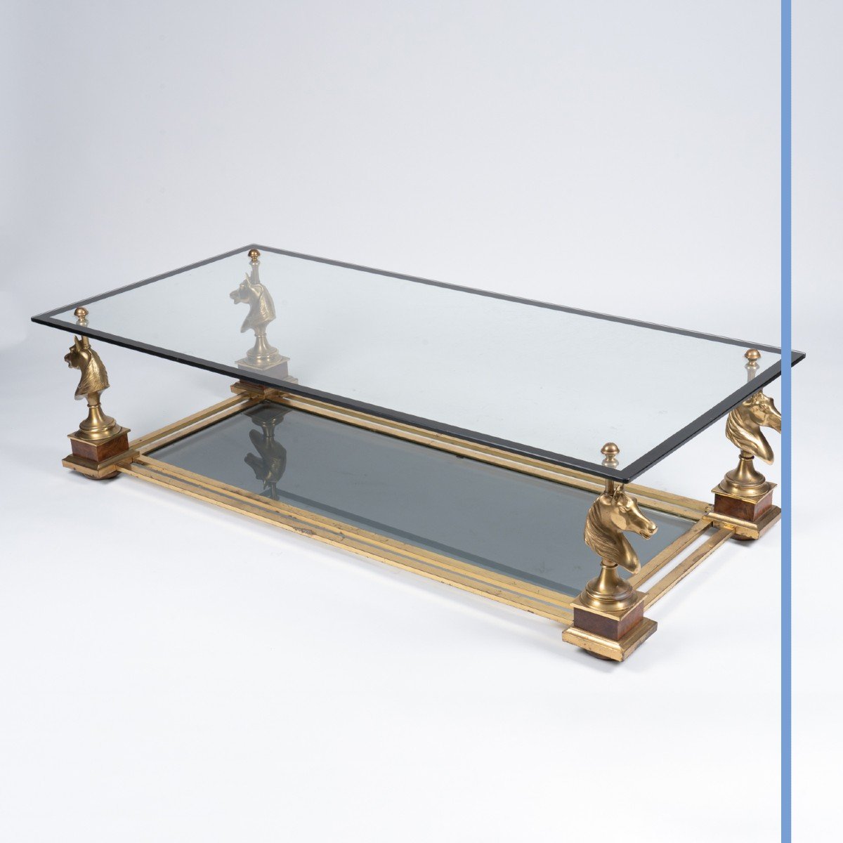 Dans le style de la Maison Charles, table basse à double plateau en verre et laiton, XXe-photo-2