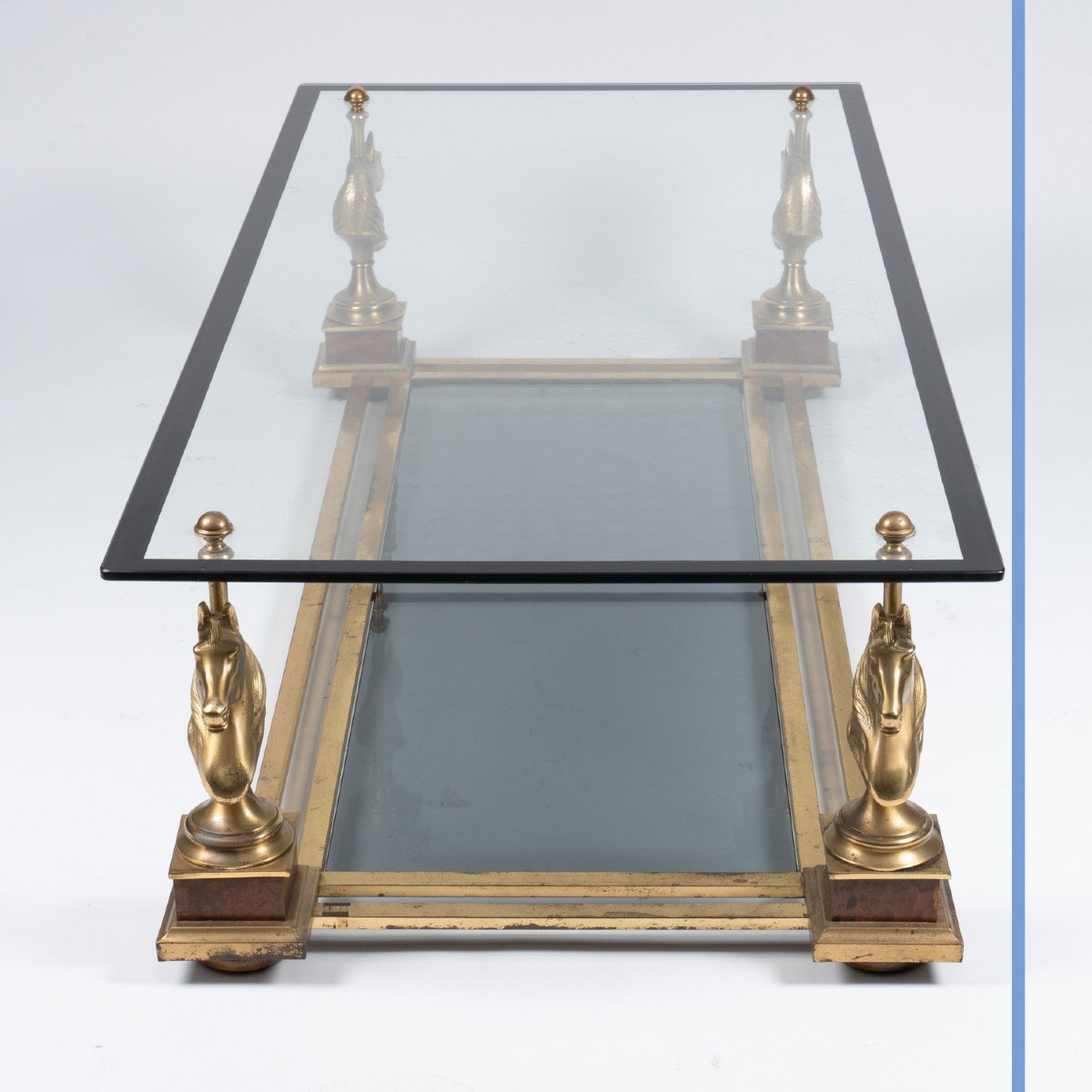 Dans le style de la Maison Charles, table basse à double plateau en verre et laiton, XXe-photo-3