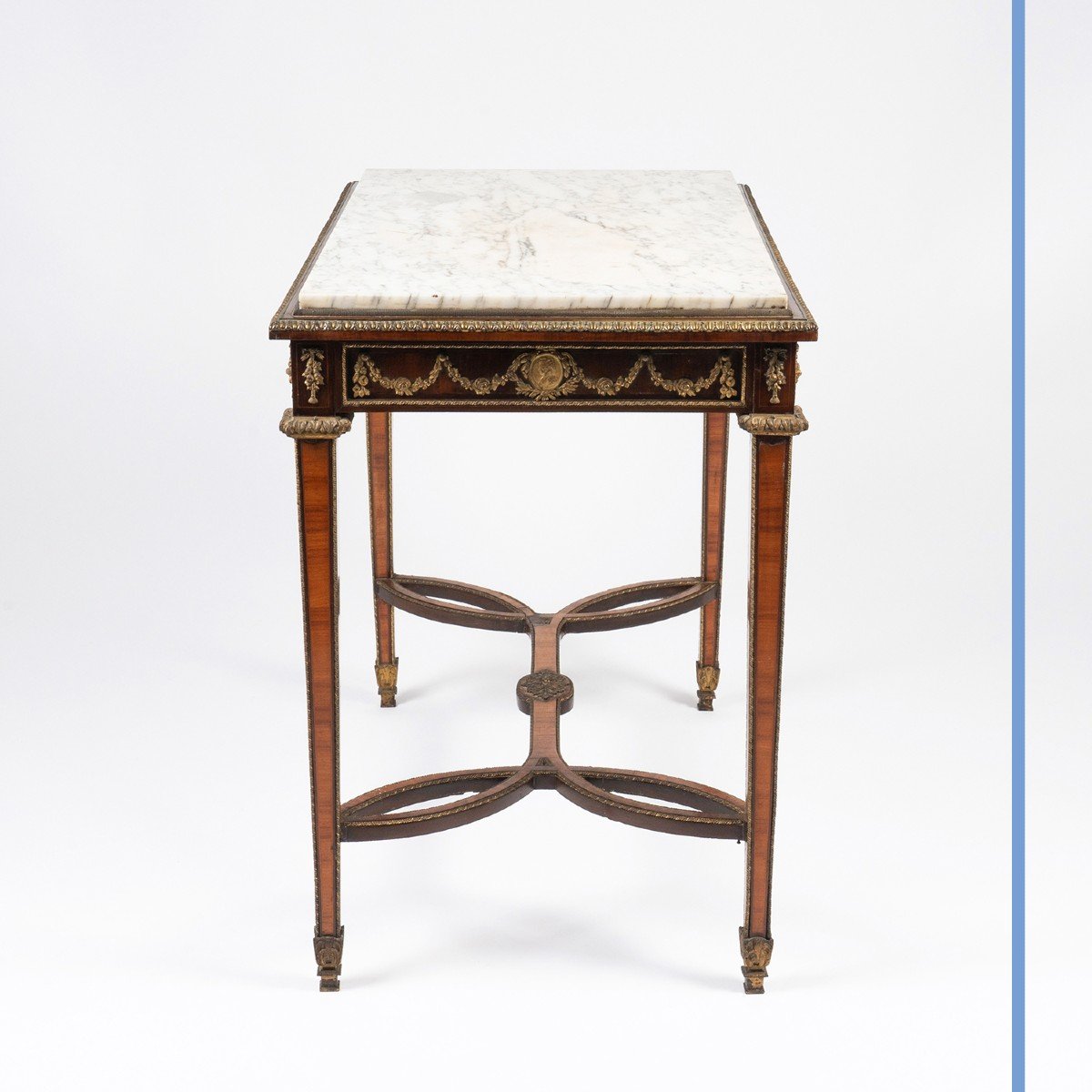 Table de milieu de forme rectangulaire de style Louis XVI, XIXe-photo-3