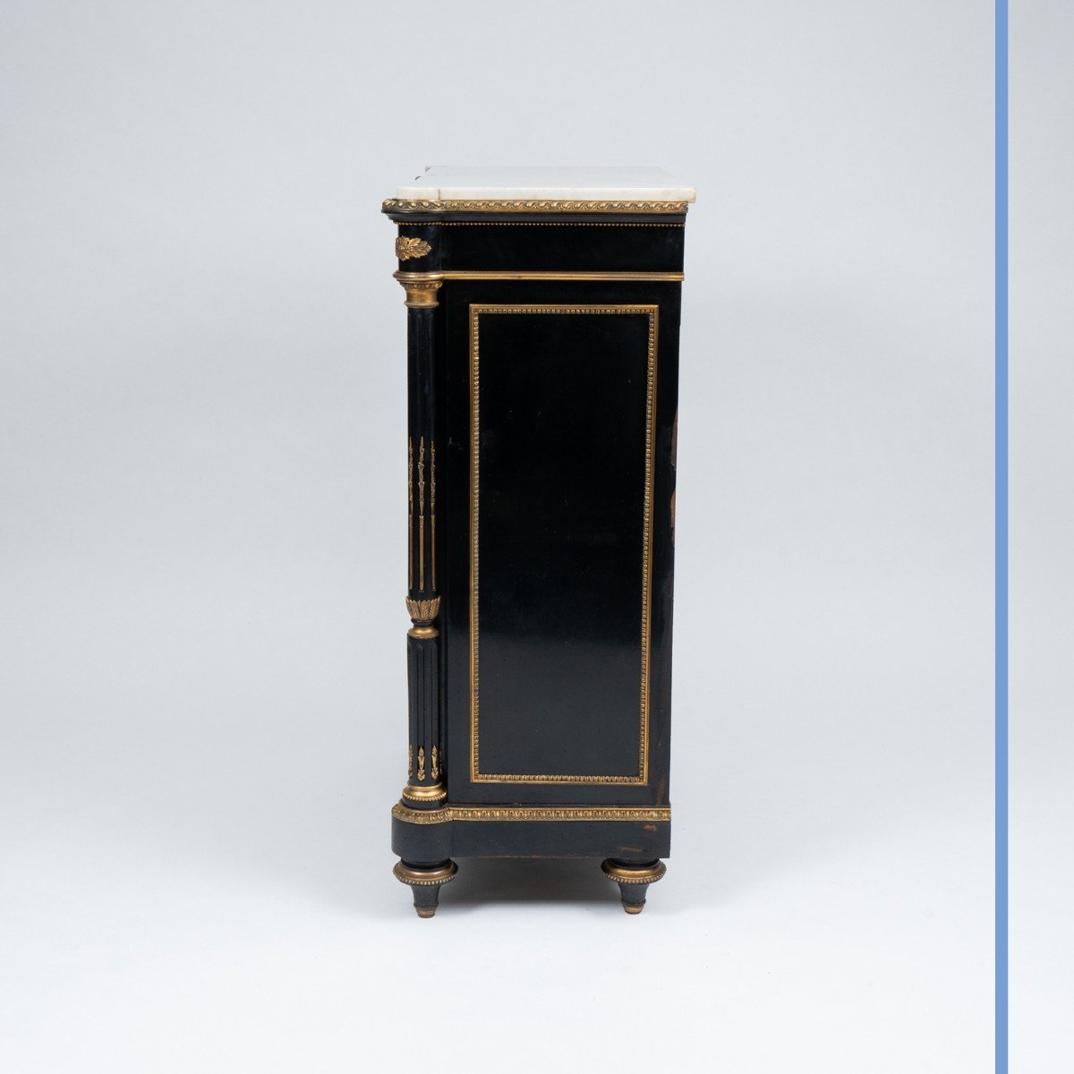 Meuble  d'entre deux en placage  de bois noirci et bronze doré, XIXe-photo-4