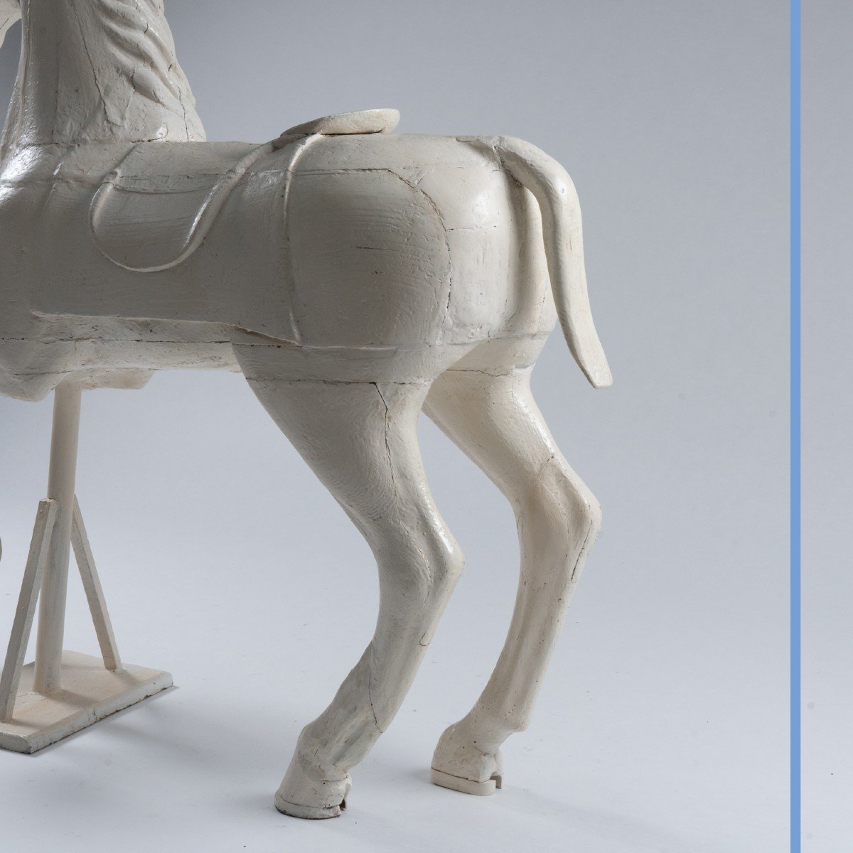 Cheval de manège en bois sculpté et laqué blanc, XXe-photo-4