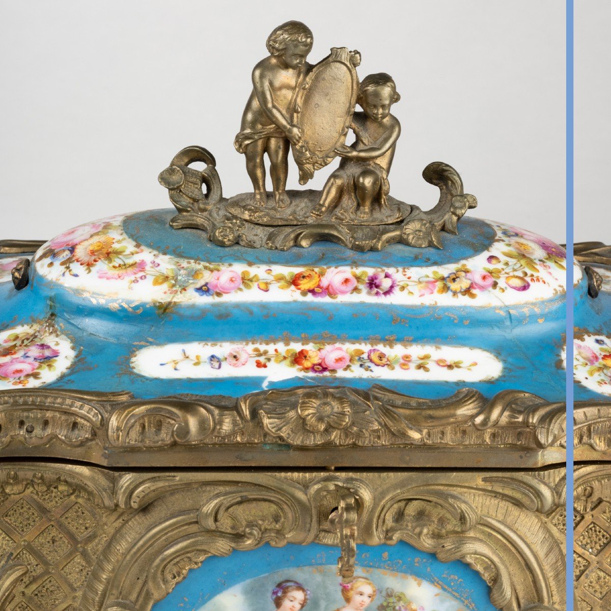 Dans le goût de la Manufacture de Sèvres, coffret en porcelaine et bronze doré, XIXe-photo-3