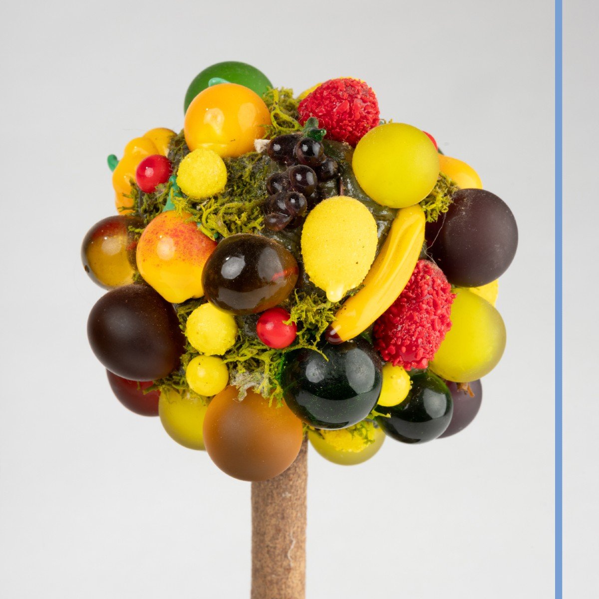 Deux paires de petits arbres décoratifs aux fruits en verre, XXe-photo-6