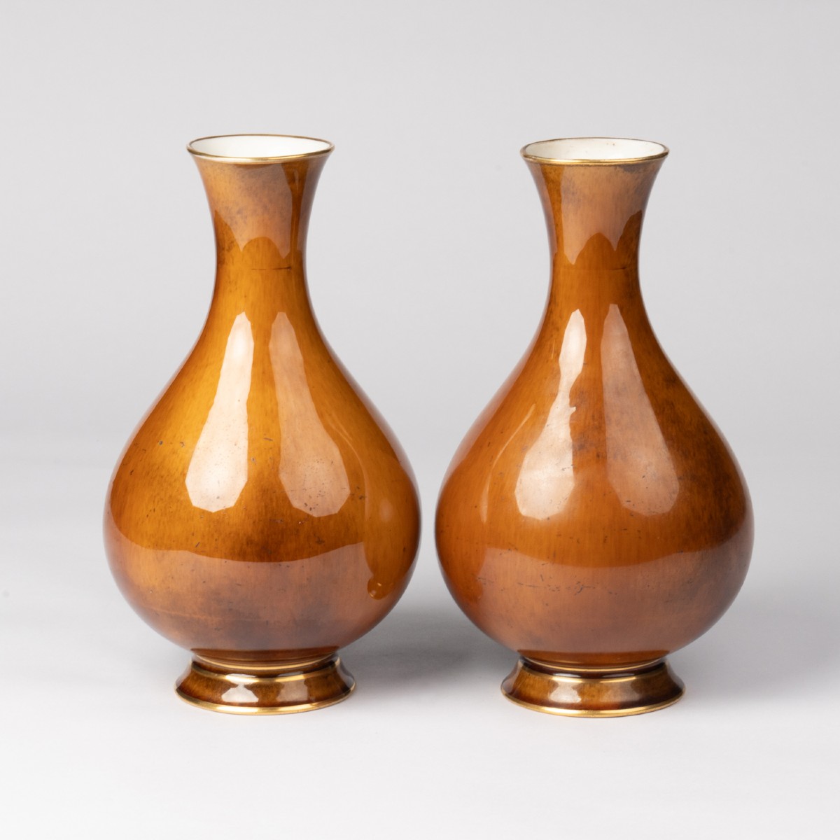 Manufacture de Sèvres, paire de vases en porcelaine, XIXe