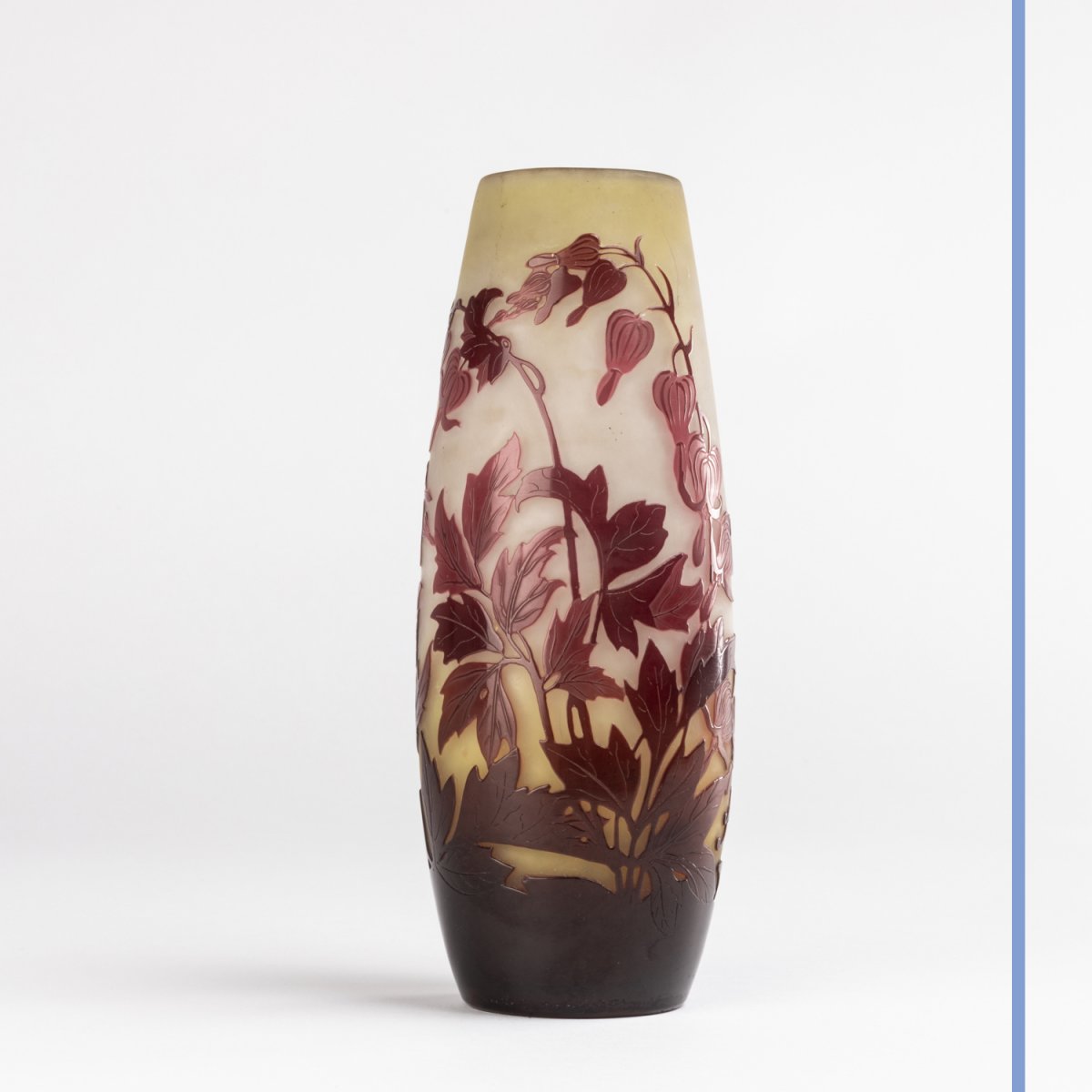 Emile Gallé (1846-1904), vase  en verre multicouche à décors de fuchsias en camaïeu, XIXe -photo-2