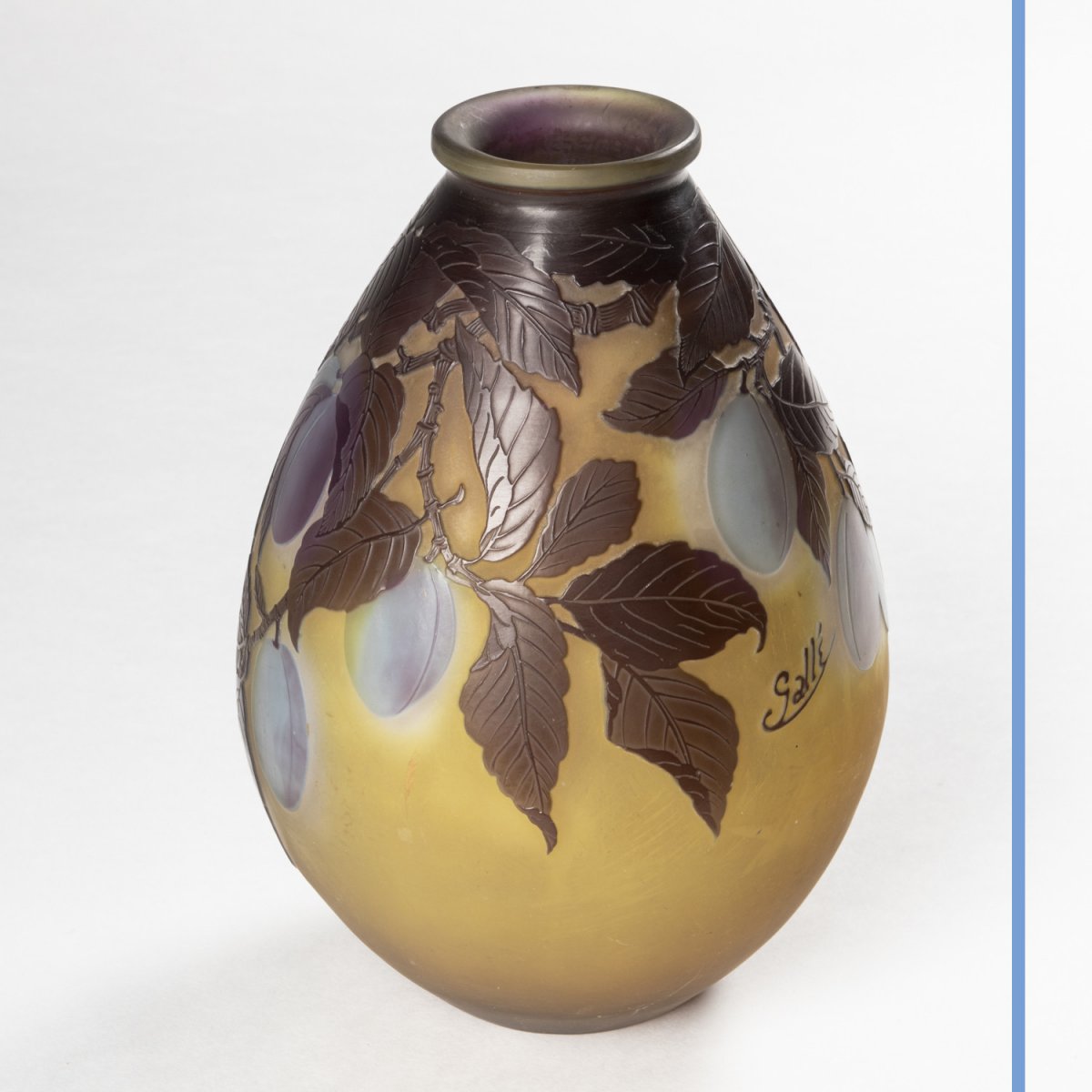 Emile Gallé (1846-1904), vase en verre multicouches aux prunes, XIXe-photo-4