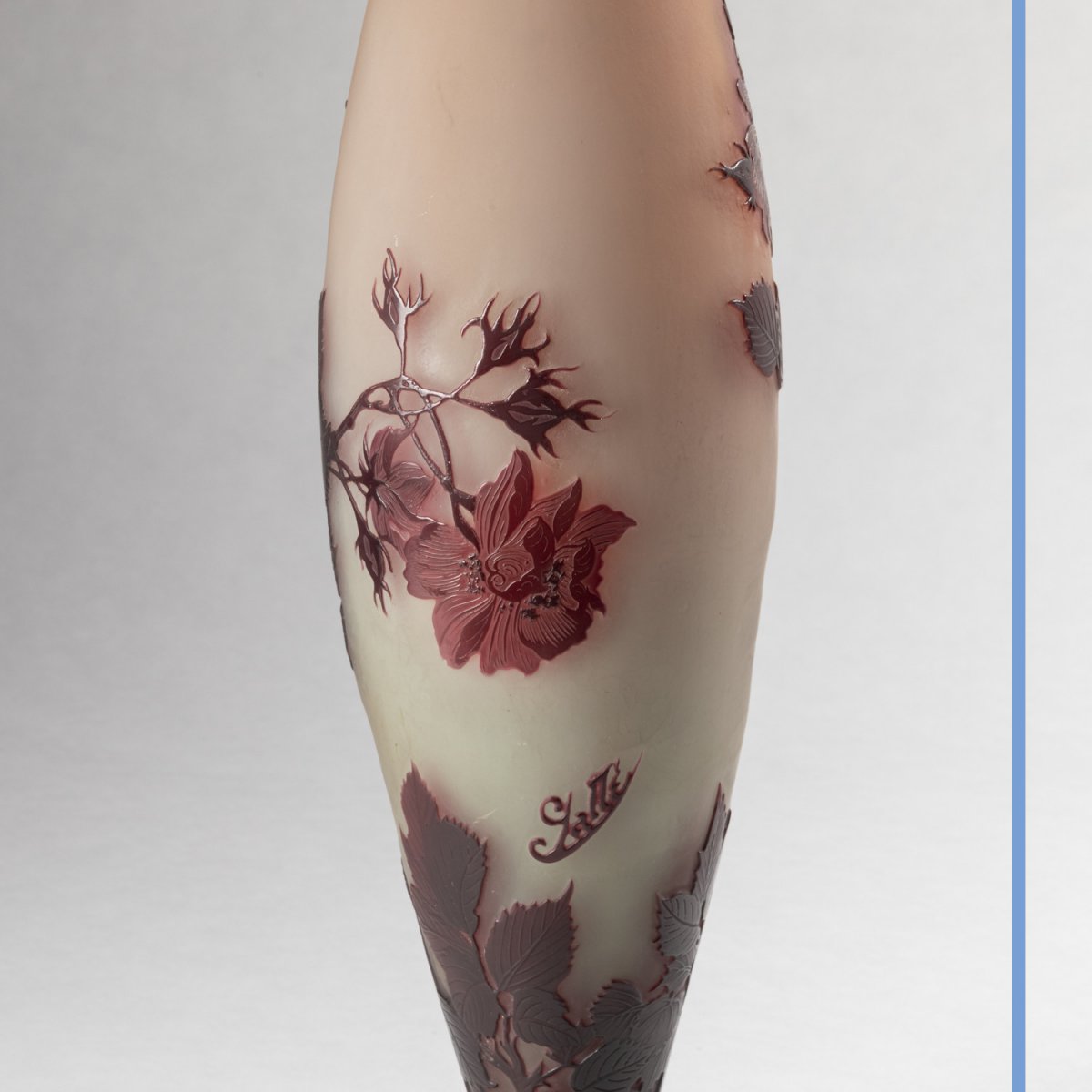 Émile Gallé (1846-1904), vase en verre multicouches aux roses, XIXe-photo-8