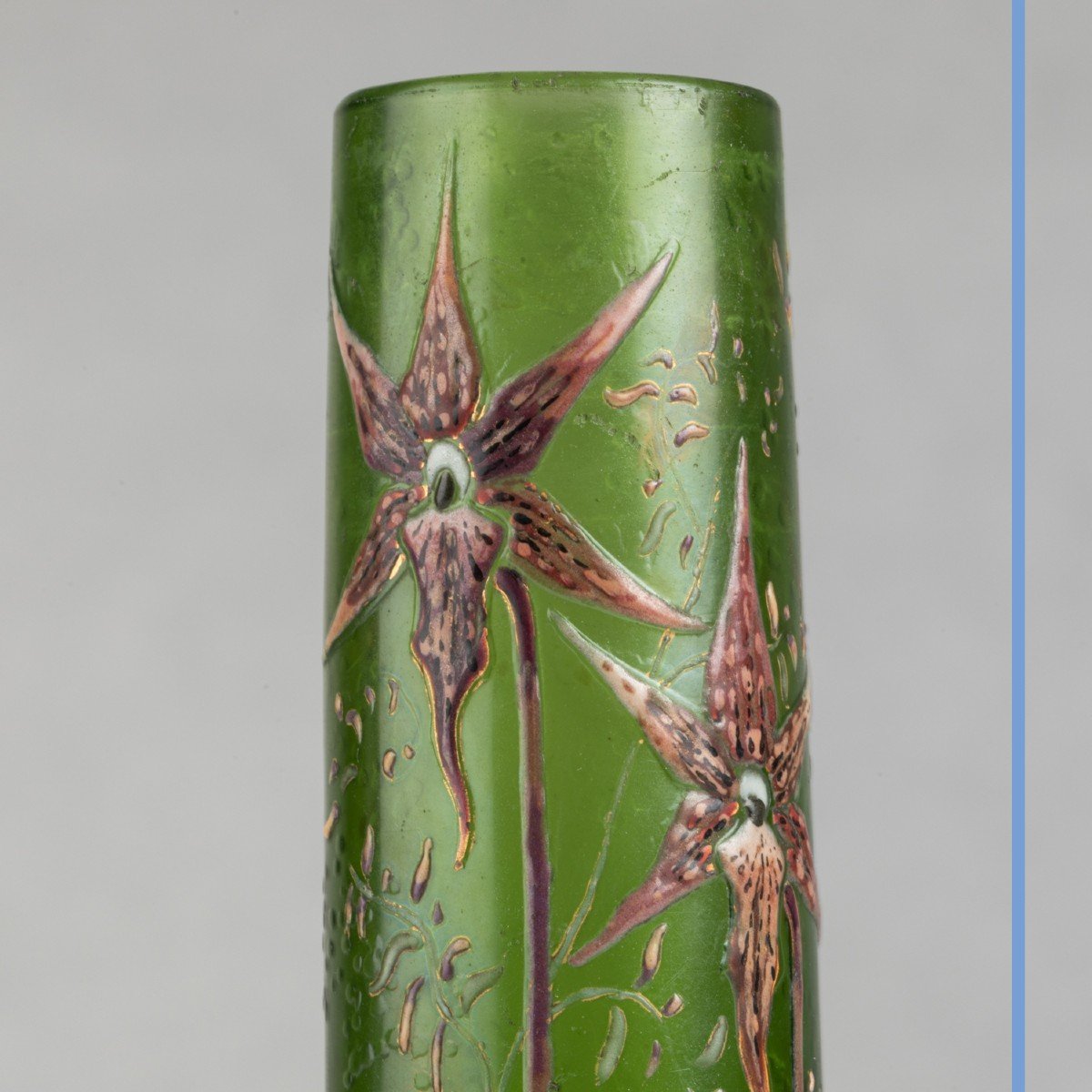 Emile Gallé (1846-1904), vase fuselé en verre à décors d'orchidées et de champignons, XIXe-photo-2